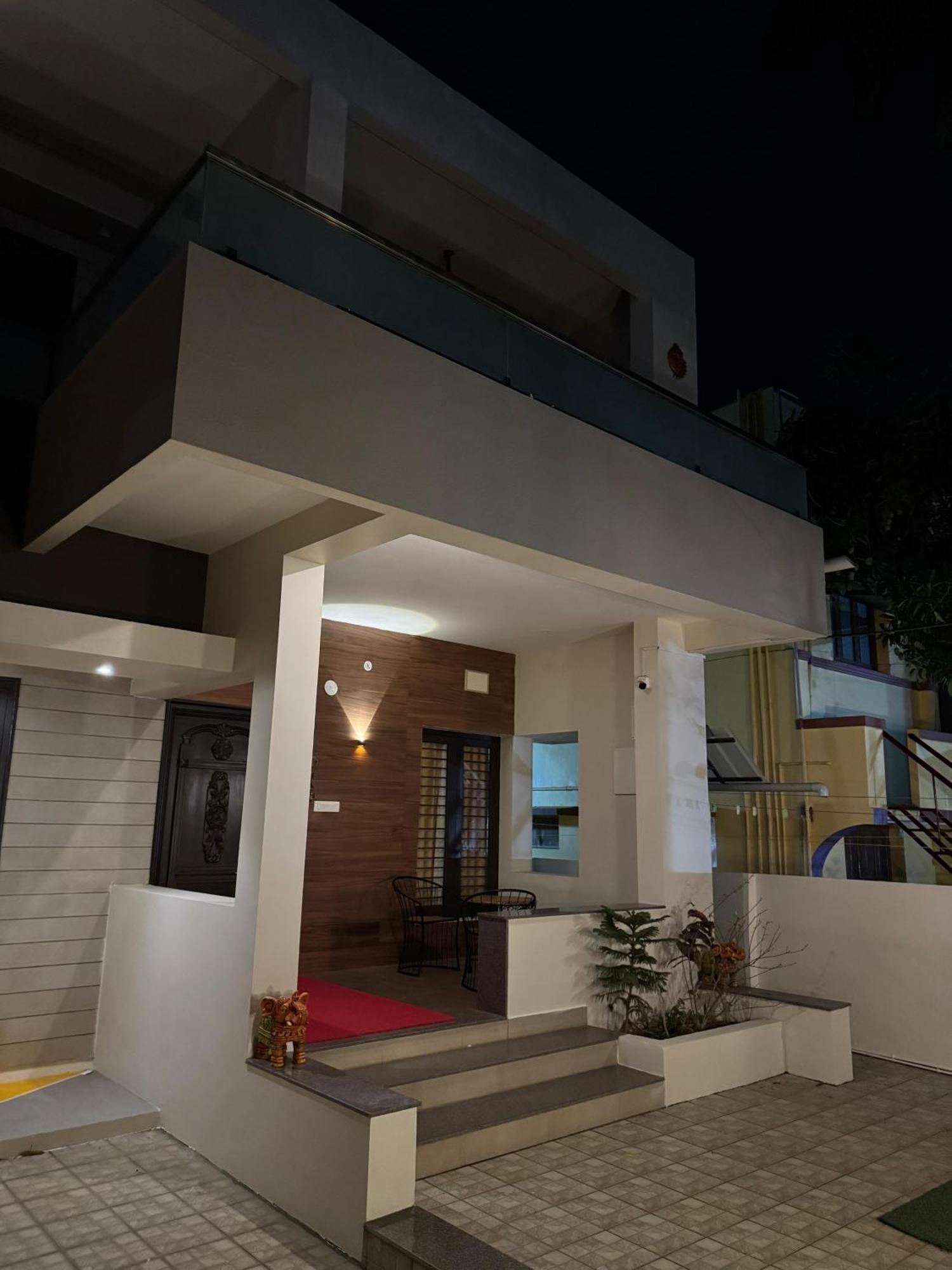Home Stay At Sriram Villa Kumbakonam Eksteriør billede